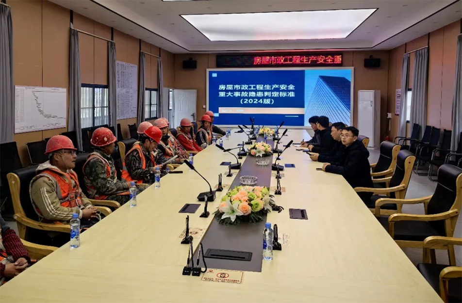 高處作業(yè)安全培訓(xùn)｜腳手架搭設(shè)、防墜落措施與事故警示教育